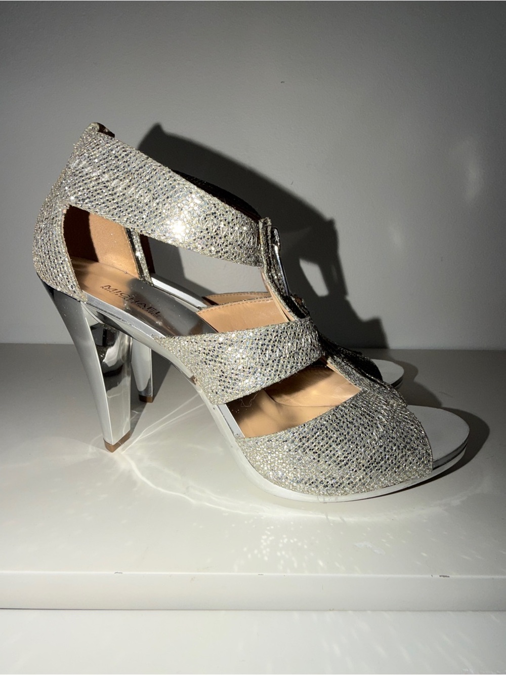 Michael Kors Silver Glitter T-Strap High Heel Sandals. Sz 8.5